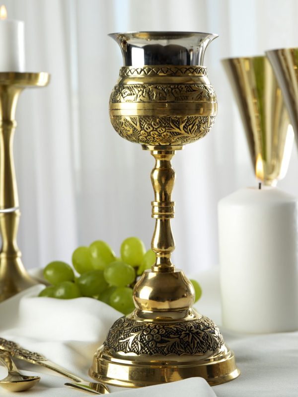 holy-communion-with-wine-chalice-grapes (1)